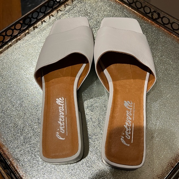 L’intervalle Leather Sandals - Picture 3 of 3